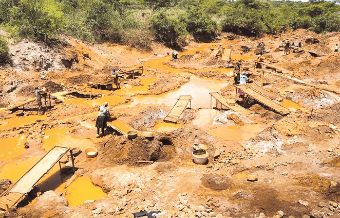 Artisanal miners at work on a Kenyan gold site